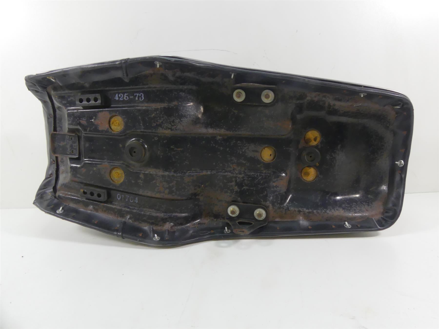 1980 Honda CB750C Custom Duo Rider Passenger Saddle Seat 77200-425-730 {{ shop.shopifyCountryName }} - Mototech271