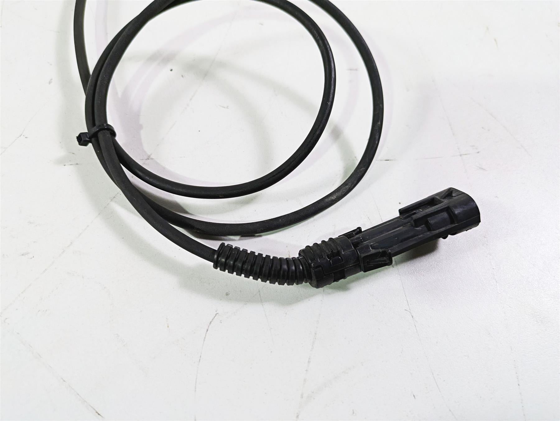 2017 Harley Touring FLHTKSE CVO E-Glide Abs Wheel Speed Sensors Set 32700015 {{ shop.shopifyCountryName }} - Mototech271
