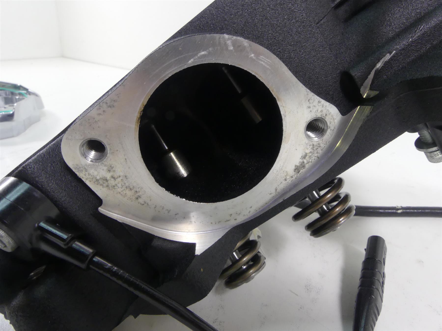 2018 Harley FLHC Softail Heritage Rear Cylinder Head Cylinderhead M8 16500404 {{ shop.shopifyCountryName }} - Mototech271