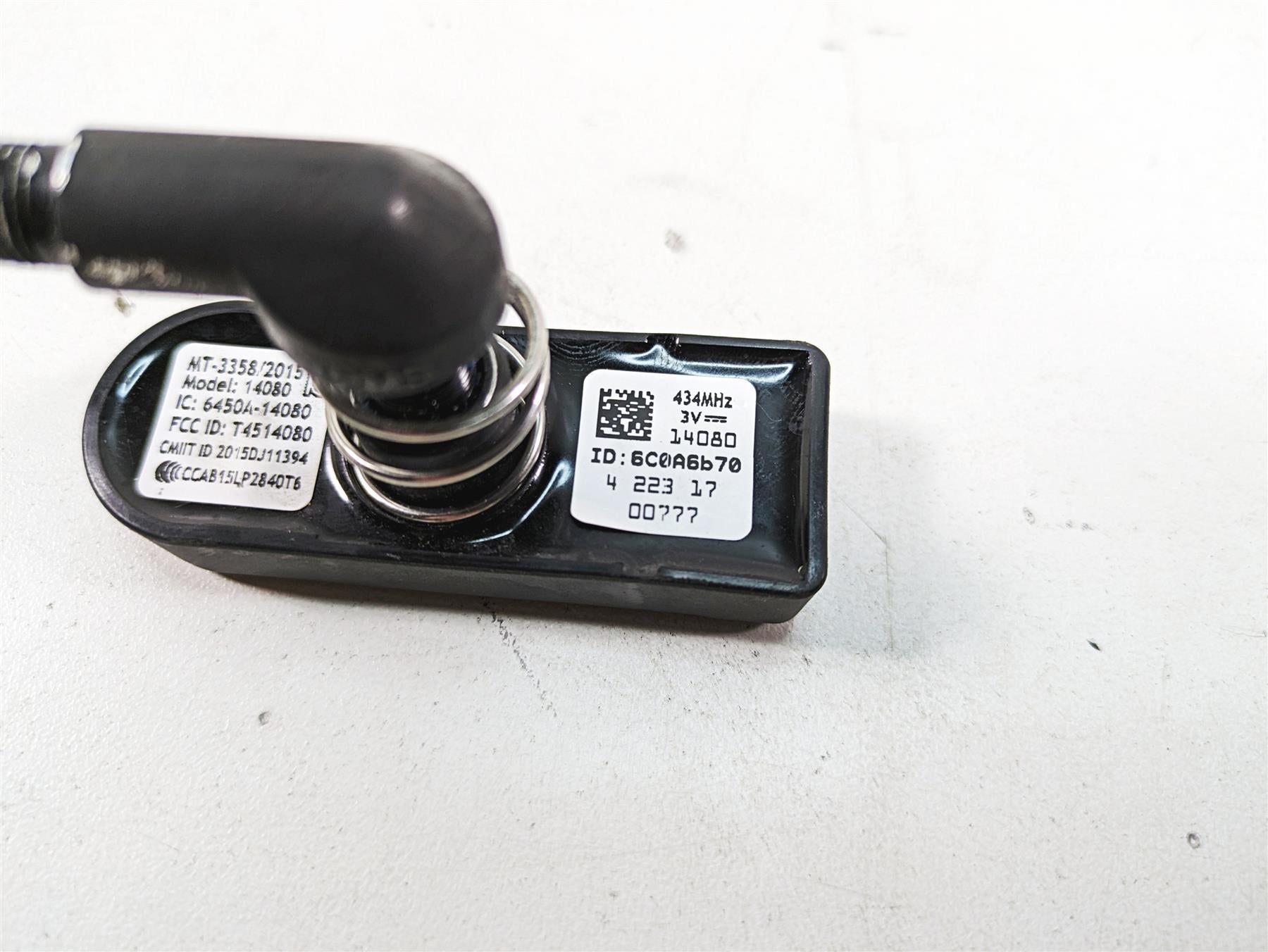 2018 Harley Touring FLHXSE CVO Street Glide TPS Tire Pressure Sensor 32700096 {{ shop.shopifyCountryName }} - Mototech271