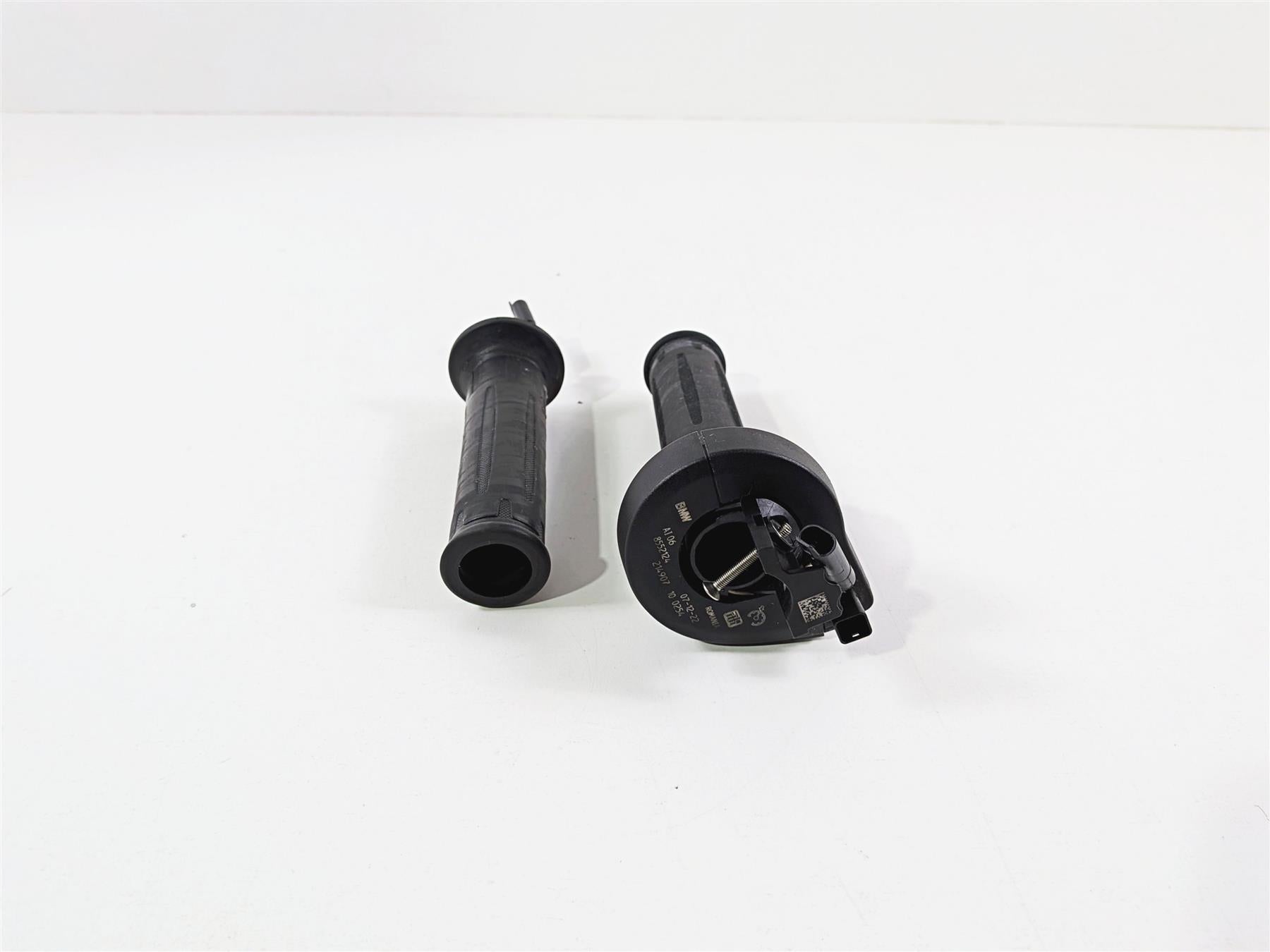 2015 BMW R1200GS K50 Left Right Heated Hand Grip Cruise 61318552124 {{ shop.shopifyCountryName }} - Mototech271