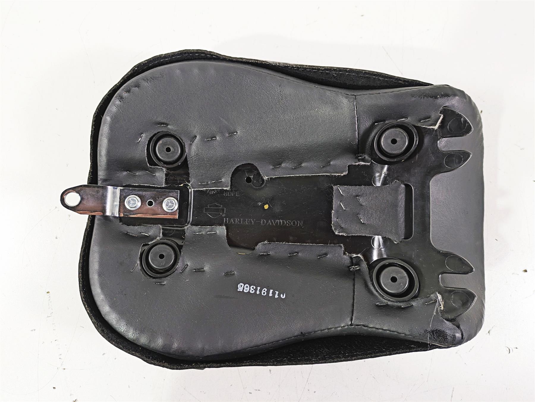 2019 Harley FLHCS Softail Heritage Rear Passenger Pillion Seat Saddle 52400148 {{ shop.shopifyCountryName }} - Mototech271