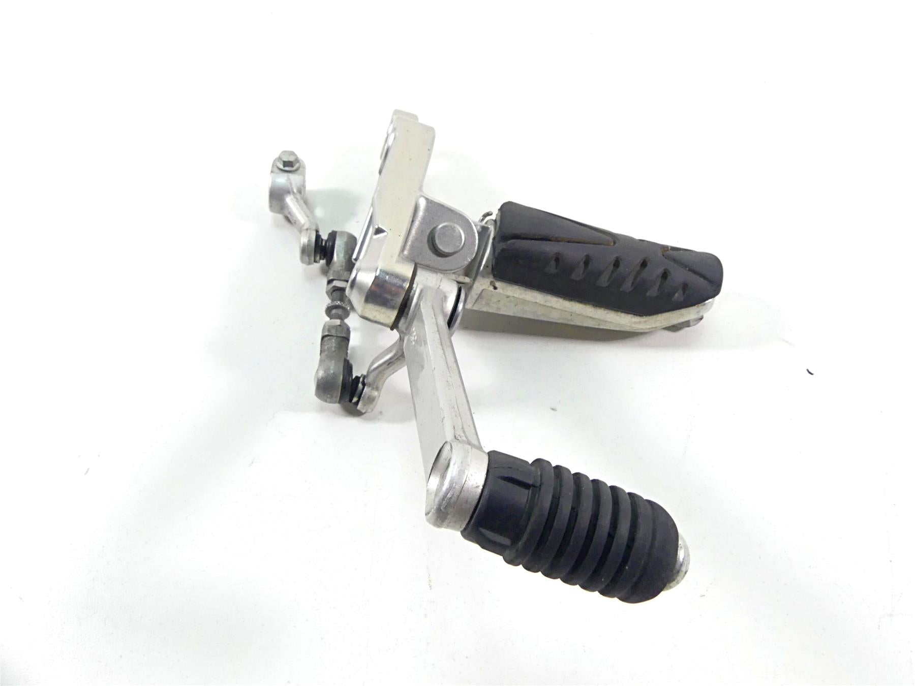 2012 Yamaha VMX17 VMAX 1700 Left Footpeg Foot Peg & Shifter Set 2S3-27442-00-00 {{ shop.shopifyCountryName }} - Mototech271