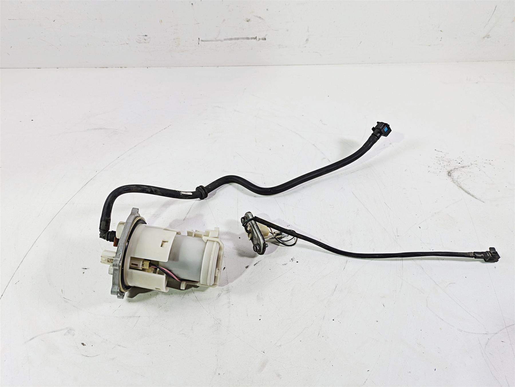 2008 Yamaha XVS1300 V-Star Tourer Fuel Gas Petrol Pump - Tested 3D8-13907-00-00 {{ shop.shopifyCountryName }} - Mototech271
