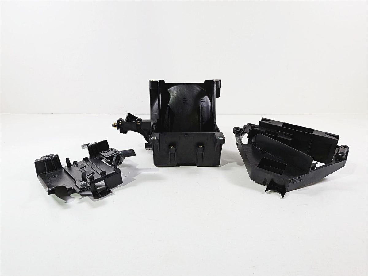 2014 Harley Touring FLHTK Electra Glide Battery & Ecm Holder - Read 66000010A-Mototech271