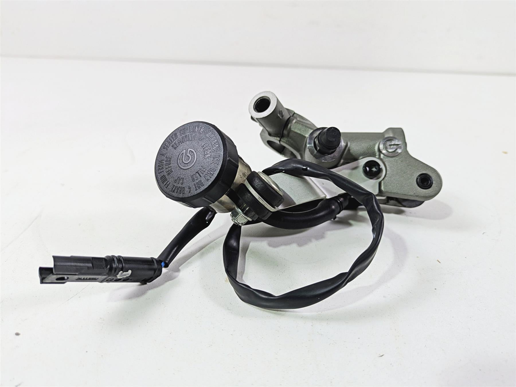 2022 Ducati Hypermotard 950 Brembo Radial Clutch Master Cylinder 63040731A {{ shop.shopifyCountryName }} - Mototech271