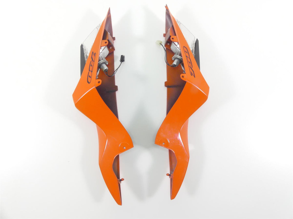 2022 Suzuki GSXR750 Rear Tail Fairing Turn Signal Set -Read 47100-15J10-QRE {{ shop.shopifyCountryName }} - Mototech271