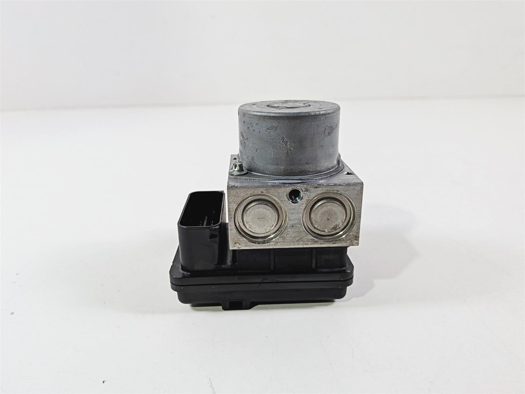 2022 Harley Softail FXLRST Low Rider Abs Brake Pump Module 41100043C {{ shop.shopifyCountryName }} - Mototech271