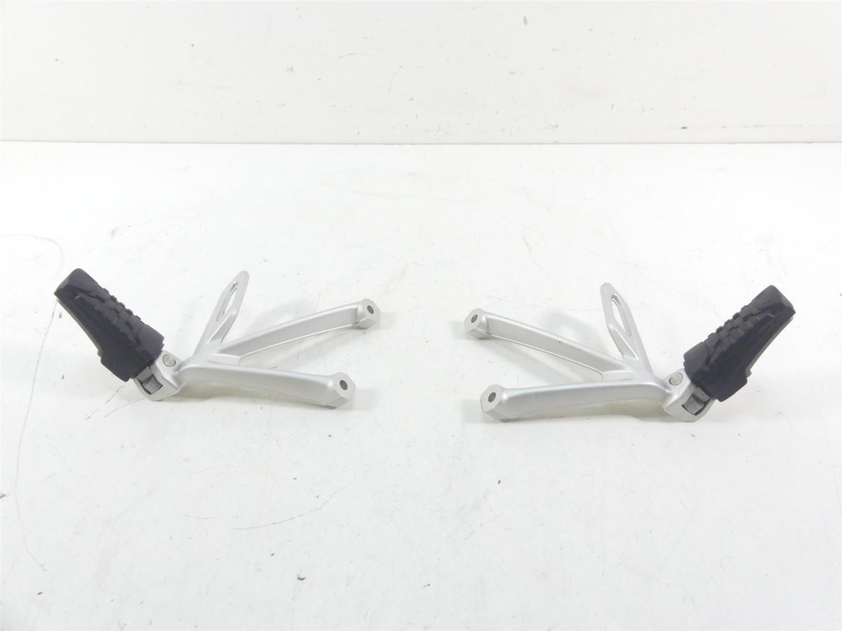 2017 BMW R1200GS GSW K50 Rear Passenger Footpeg Set 46718526741 46718526742 {{ shop.shopifyCountryName }} - Mototech271