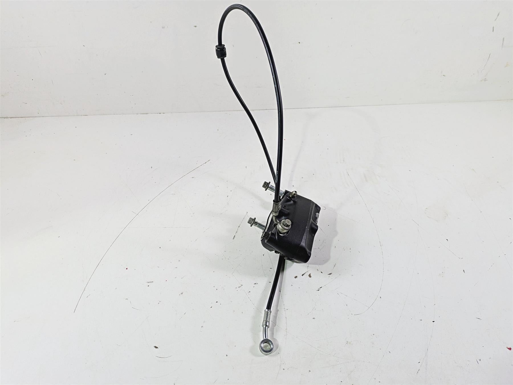 2011 Harley FXDC Dyna Super Glide Front Brake Caliper & Line 44046-08 {{ shop.shopifyCountryName }} - Mototech271