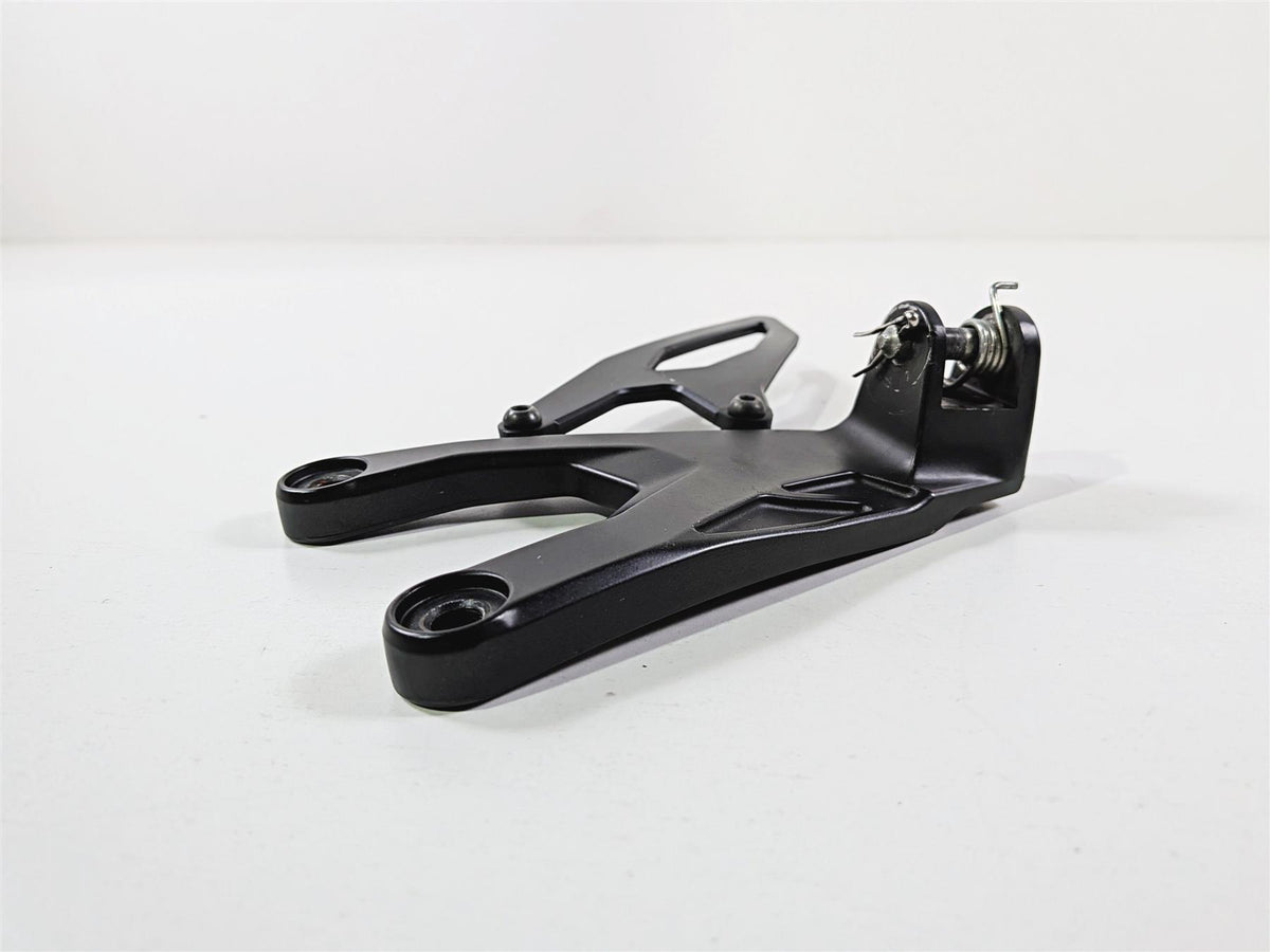 2016 Yamaha YZF R1 RN32 Front Left Foot Peg Mount 2CR-27442-00-00 {{ shop.shopifyCountryName }} - Mototech271