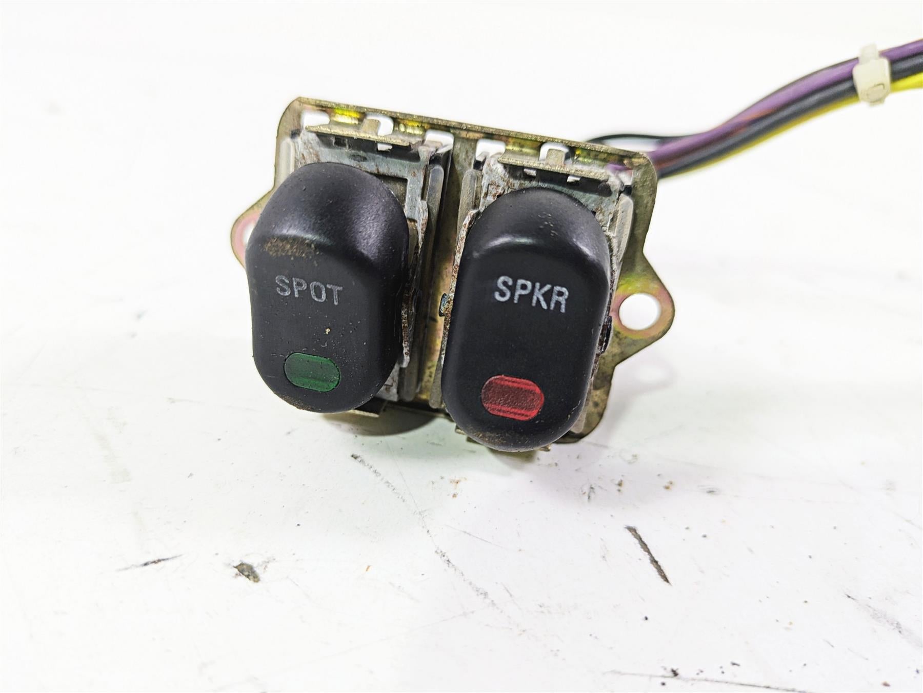 2003 Harley Touring FLHTCUI E-Glide 100th Auxiliary Switch Set 70271-98 {{ shop.shopifyCountryName }} - Mototech271