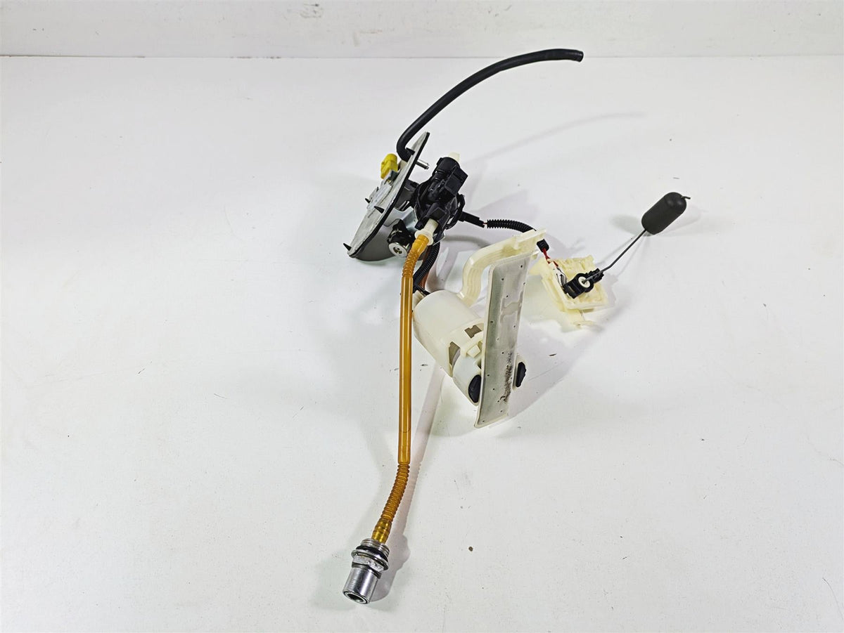 2014 Harley FLS Softail Slim Fuel Gas Petrol Pump - Tested 75252-11A 75284-08A {{ shop.shopifyCountryName }} - Mototech271
