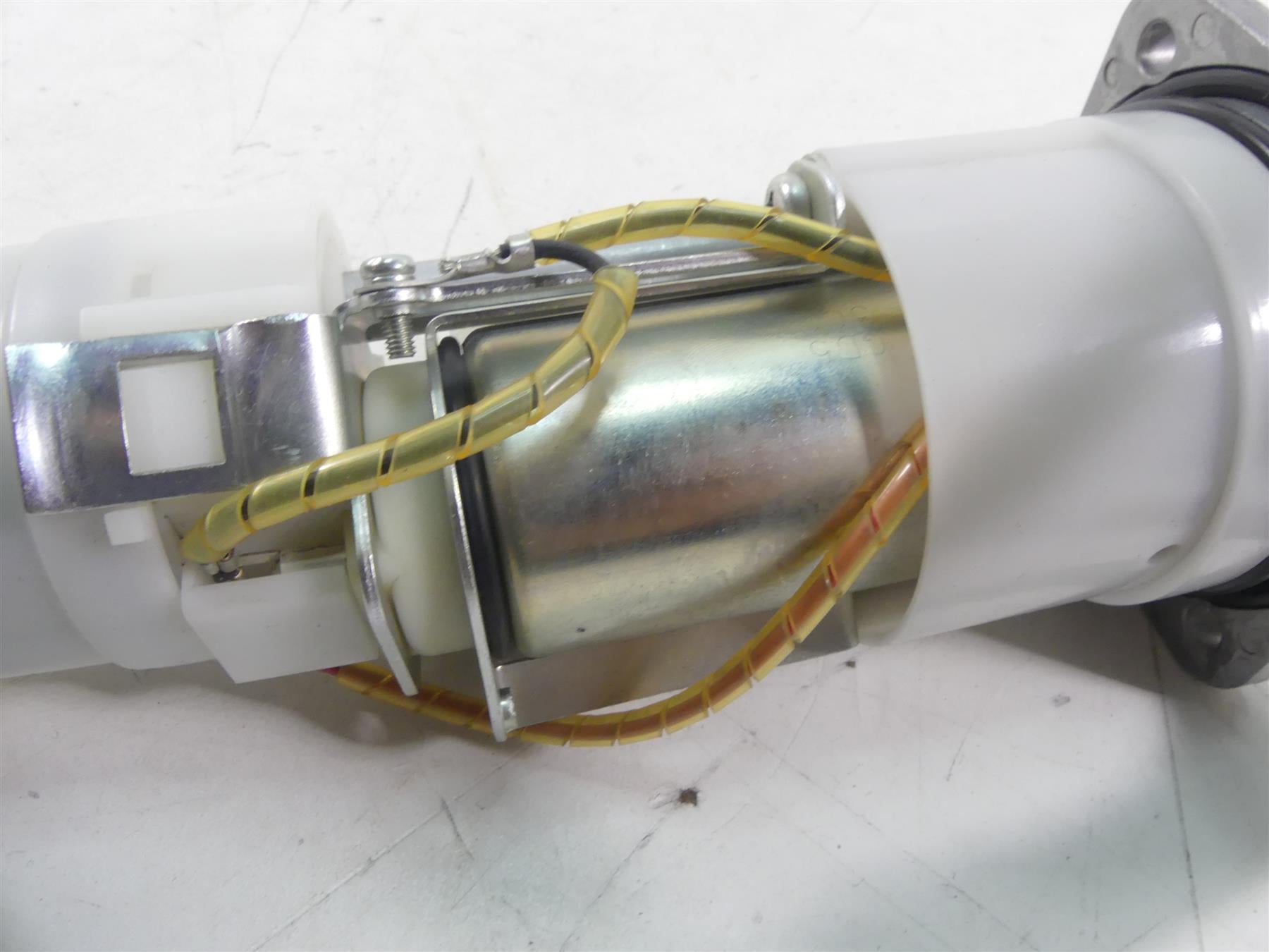 2015 KTM 1190 Adventure R Fuel Gas Petrol Pump 60307088000 60307088100 {{ shop.shopifyCountryName }} - Mototech271