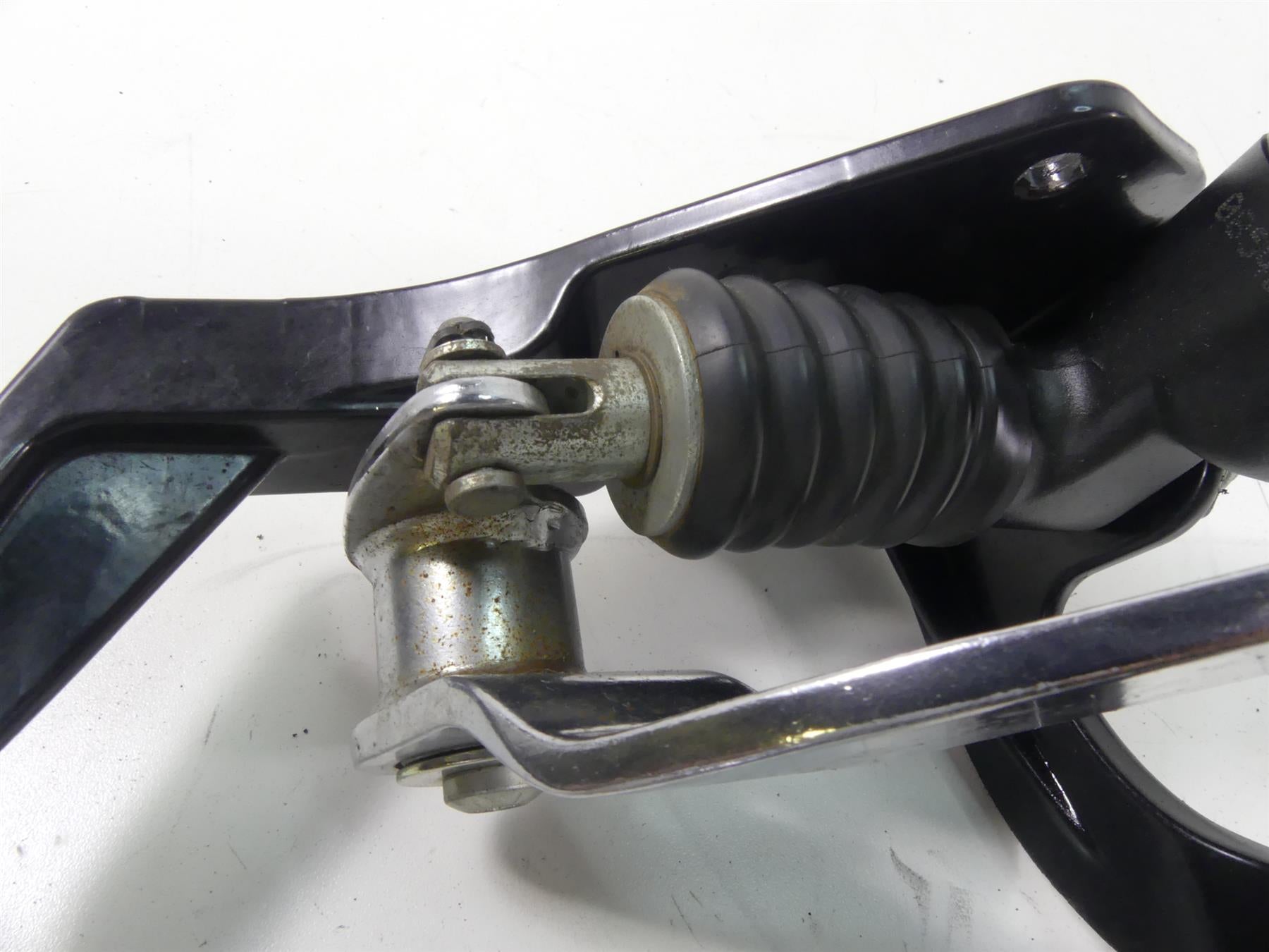 2004 Harley Softail FLSTFI Fat Boy Floorboard Brake Pedal Set - Read 50710-04 {{ shop.shopifyCountryName }} - Mototech271