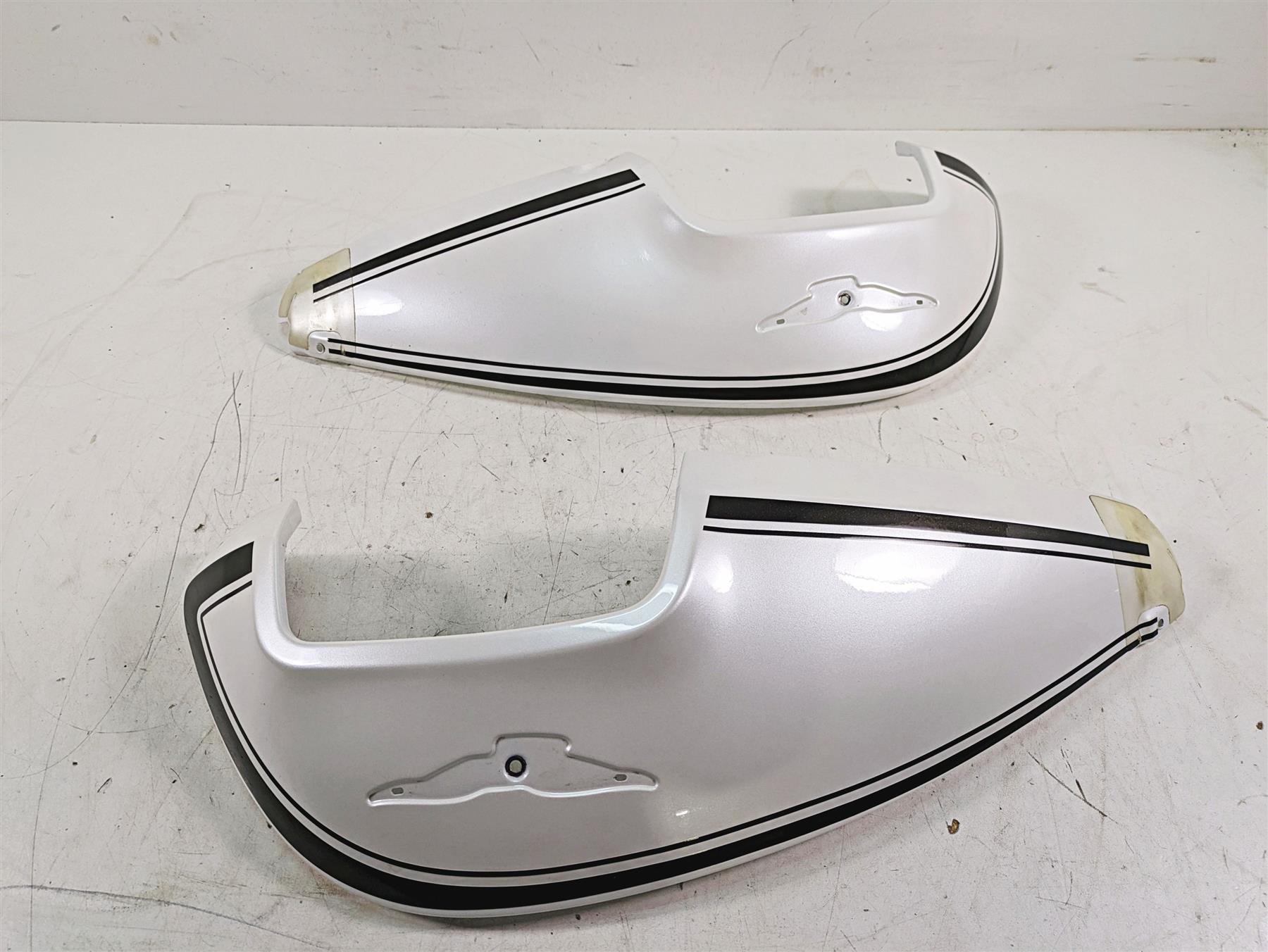 2014 Moto Guzzi California 1400 T Left Right Tank Cover Fairings - Read B063182 {{ shop.shopifyCountryName }} - Mototech271