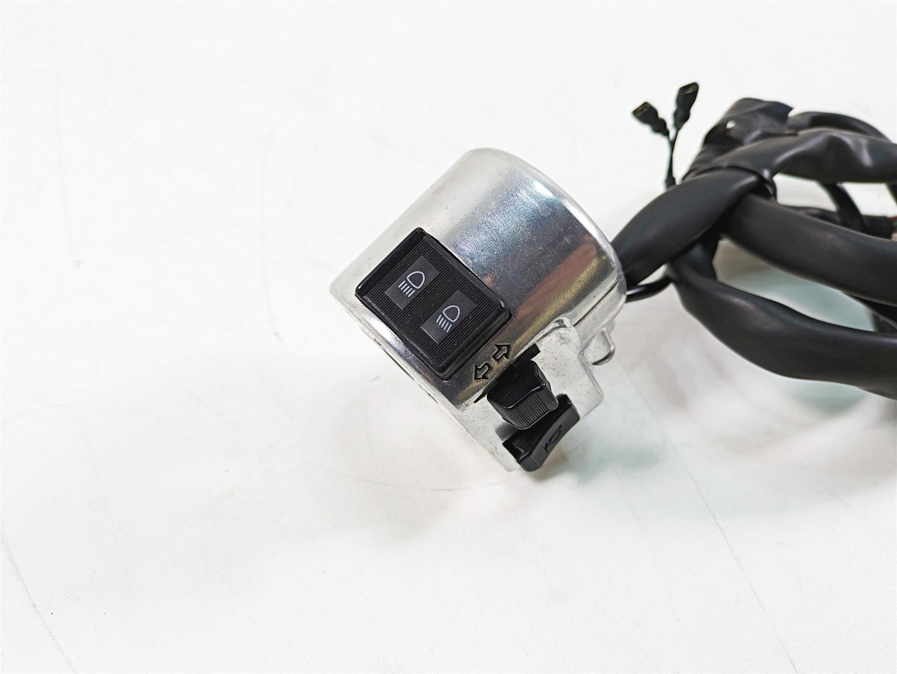 2006 Honda VT1100 C2 Shadow Left Hand Control Switch Light Horn 35020-MCK-A00 {{ shop.shopifyCountryName }} - Mototech271
