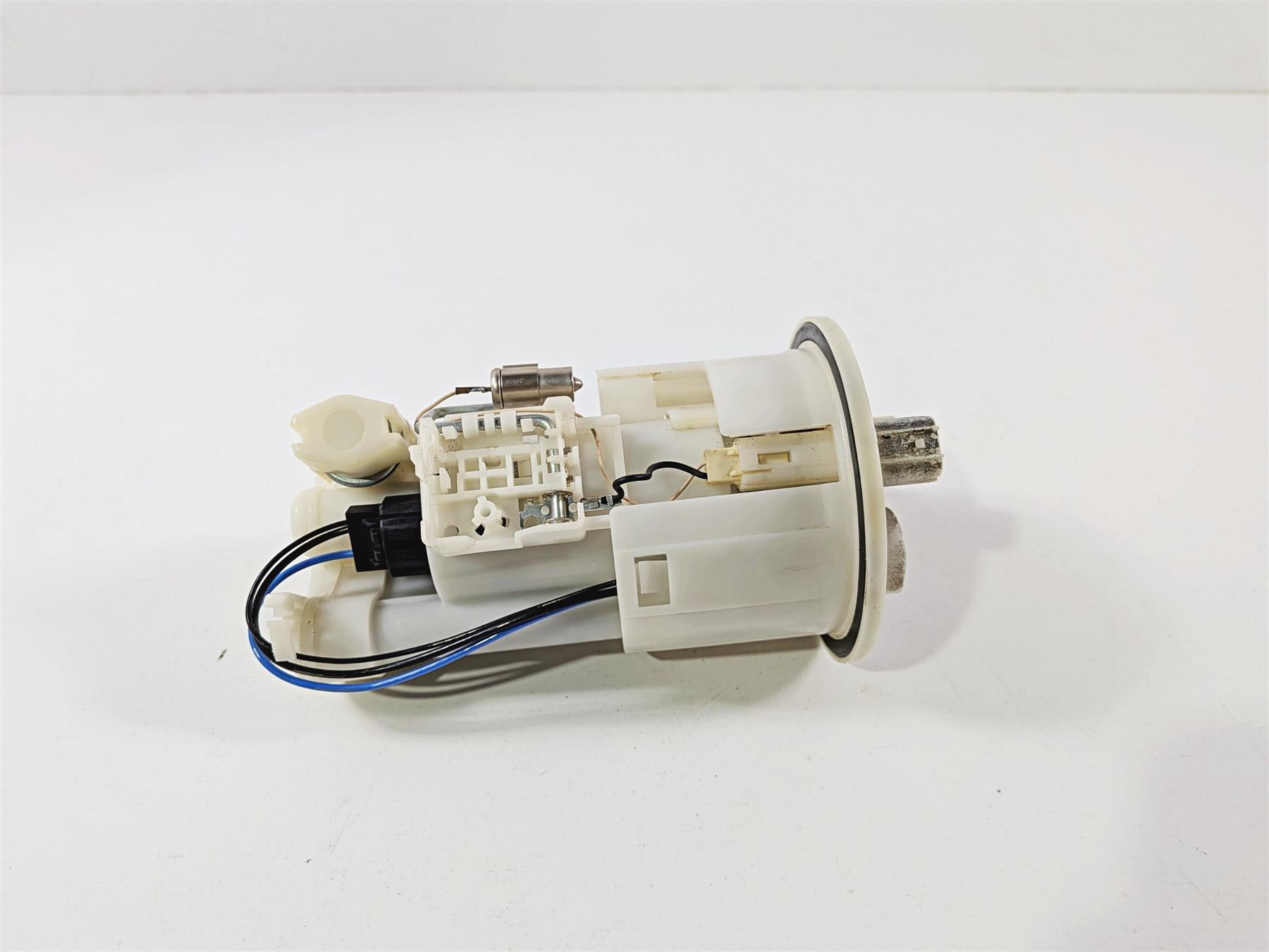 2008 Yamaha YZF R1 RN19 Fuel Gas Petrol Pump & Sending Unit 4C8-13907-00-00 {{ shop.shopifyCountryName }} - Mototech271