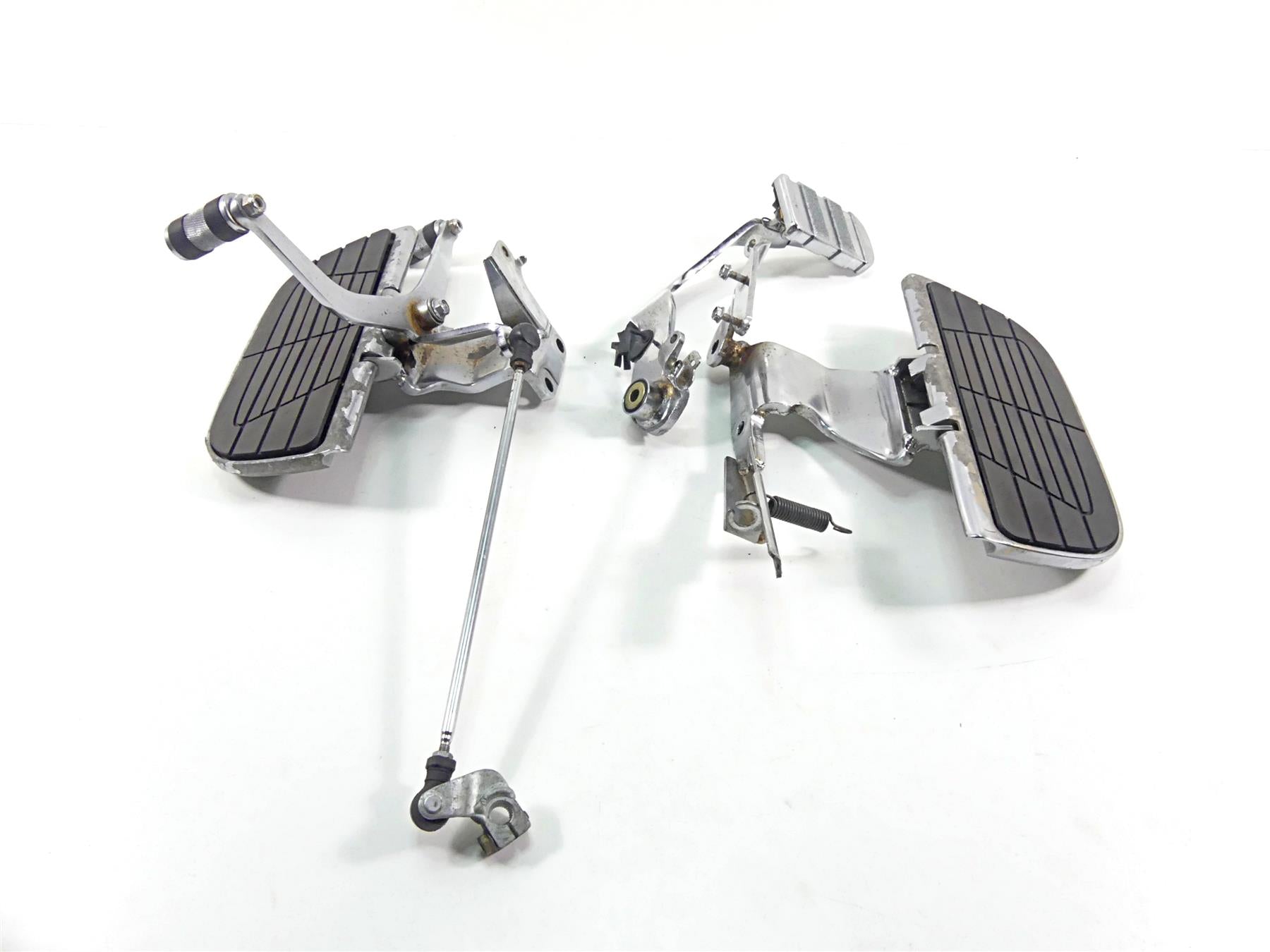 2002 Honda VTX1800 R Front L+R Floor Board Shifter Brake Pedal 50612-MCV-010 {{ shop.shopifyCountryName }} - Mototech271