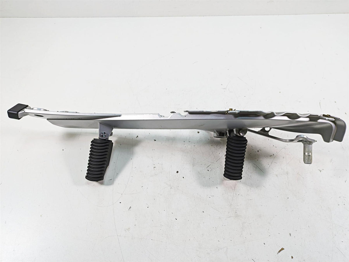 2007 BMW R1200RT K26 Right Footpeg Set& Brake Pedal 46717675290 {{ shop.shopifyCountryName }} - Mototech271