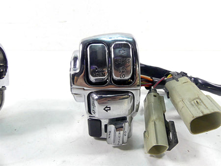 2007 Harley Touring FLHRSE CVO Road King Left Right Hand Control Switch 71682-06 {{ shop.shopifyCountryName }} - Mototech271