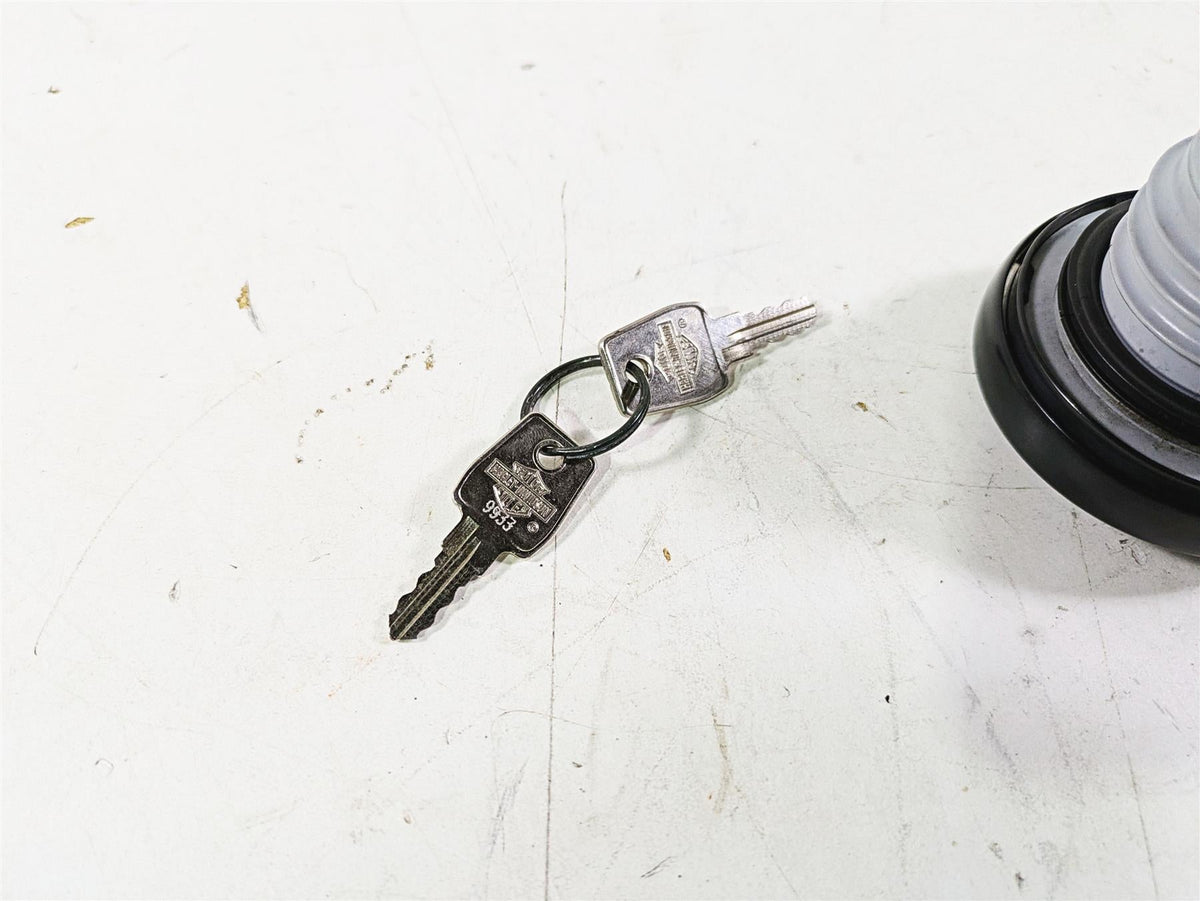 2018 Harley Softail FXFBS Fat Bob Fuel Tank Gas Cap + Key Set 61100124A {{ shop.shopifyCountryName }} - Mototech271