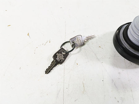 2018 Harley Softail FXFBS Fat Bob Fuel Tank Gas Cap + Key Set 61100124A {{ shop.shopifyCountryName }} - Mototech271