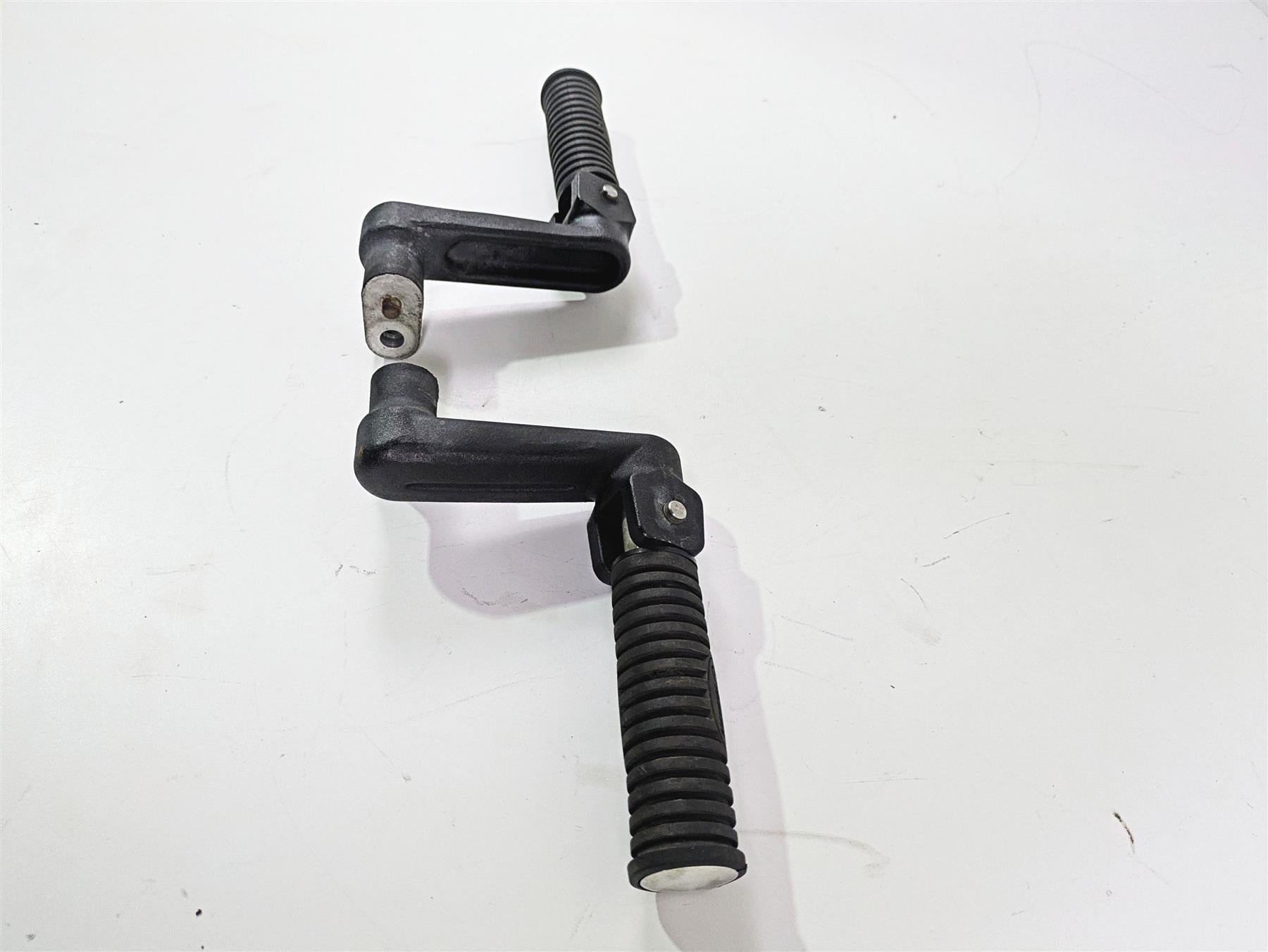 2018 Indian Springfield Dark Horse Rear Passenger Footpegs 5140869 {{ shop.shopifyCountryName }} - Mototech271