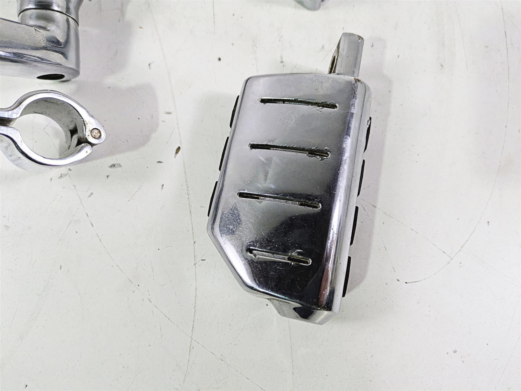 2004 Yamaha XVZ1300 Royal Star Chrome Highway Foot Peg Rest Set FOR PARTS {{ shop.shopifyCountryName }} - Mototech271