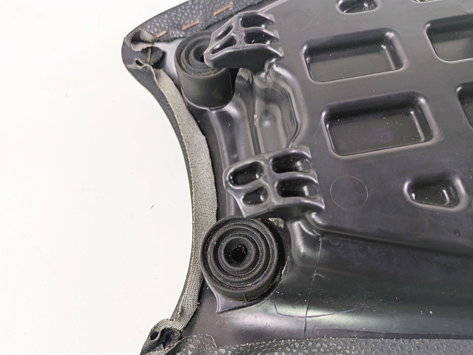 2020 Kawasaki Z900 ZR900 Front Driver Seat Saddle - Read 53066-0581 {{ shop.shopifyCountryName }} - Mototech271