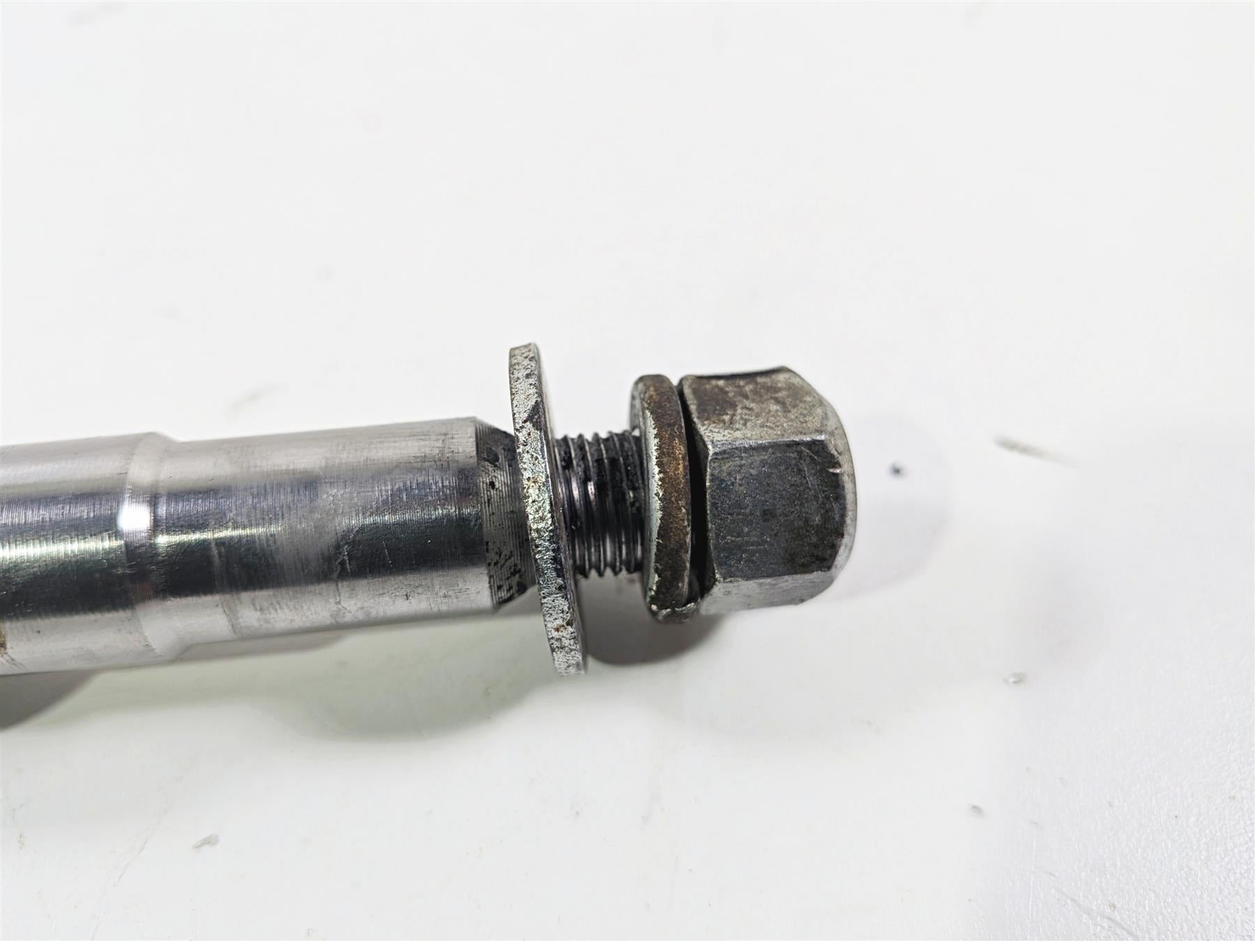 2006 Harley Sportster XL1200 C Straight Front Axle Wheel Spindle 43895-00 {{ shop.shopifyCountryName }} - Mototech271