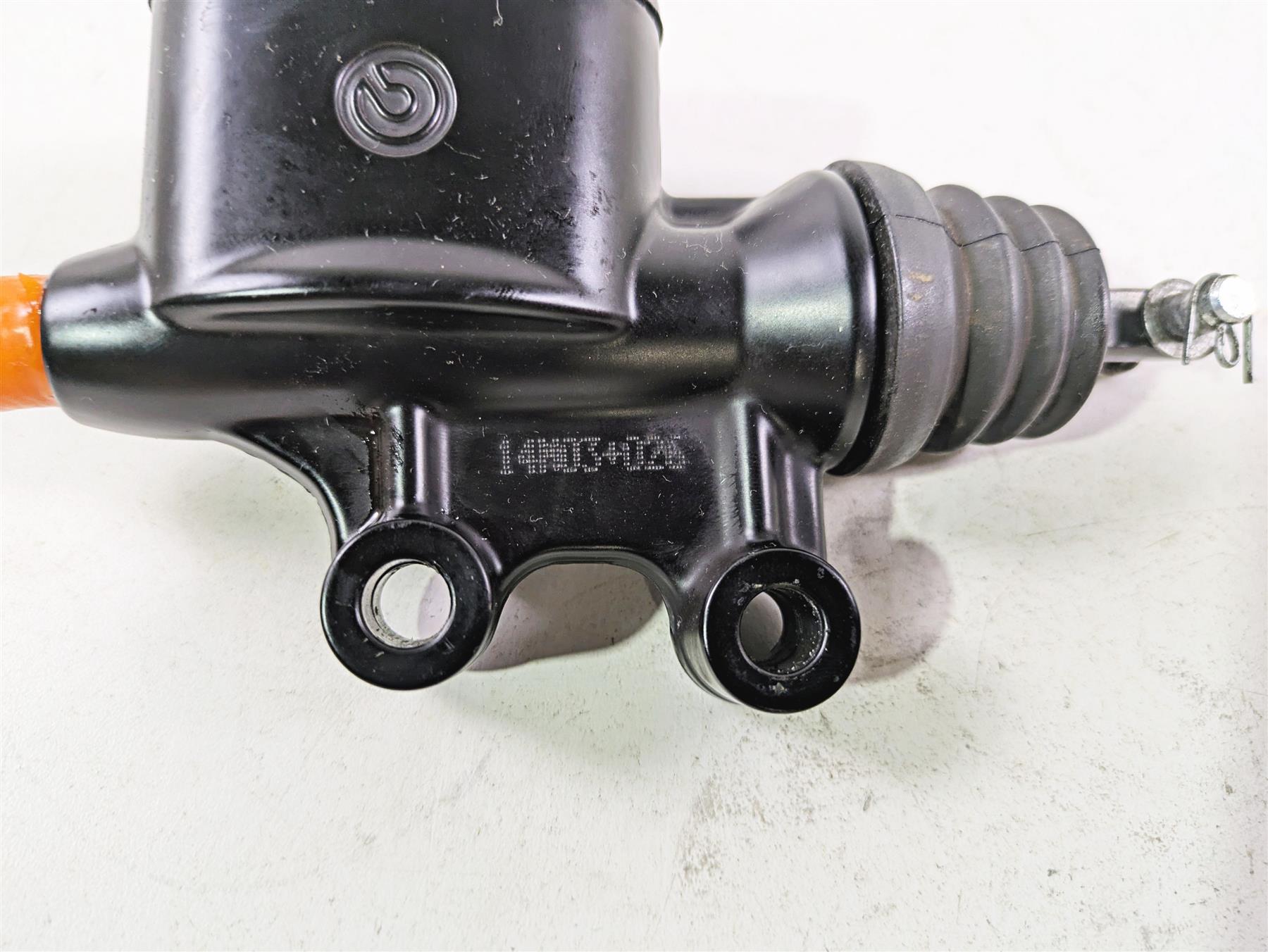2015 Harley Touring FLHTKL Electra Glide Rear Brake Master Cylinder 41700028A {{ shop.shopifyCountryName }} - Mototech271