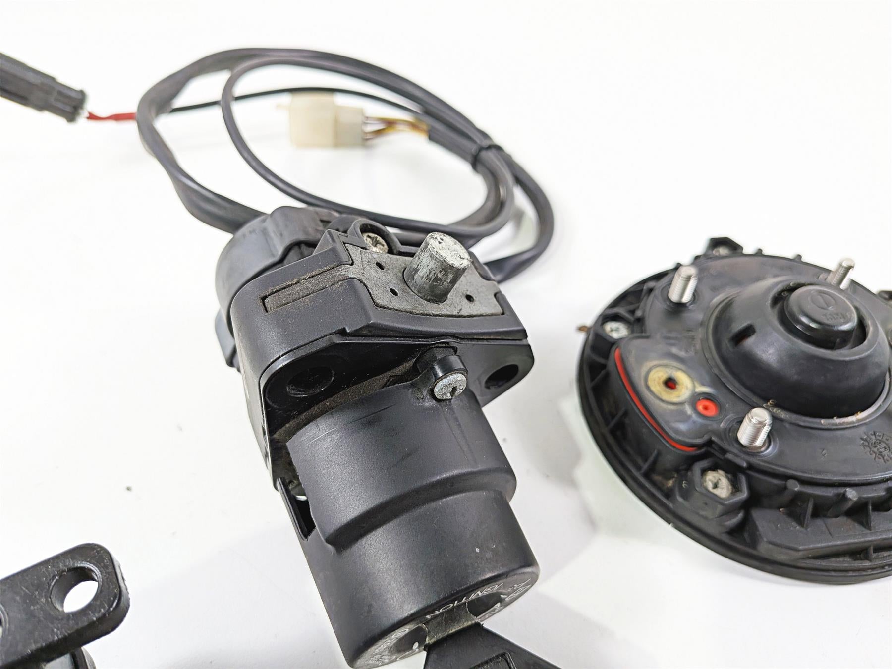 2008 Aprilia RSVR 1000 Factory Gauge 9k Cdi Ecm Ignition Switch Key Set 8127833 {{ shop.shopifyCountryName }} - Mototech271