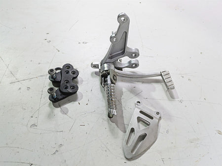 2016 Suzuki GSXR1000 Right Front Foot Peg Brake Pedal & Mount Set 3511-47H10 {{ shop.shopifyCountryName }} - Mototech271
