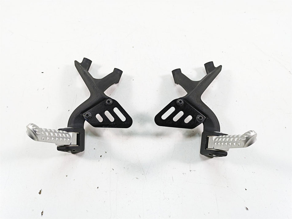 2020 Aprilia Tuono V4 Factory Passenger Footpeg Foot Peg Set 2B005866 2B005867 {{ shop.shopifyCountryName }} - Mototech271