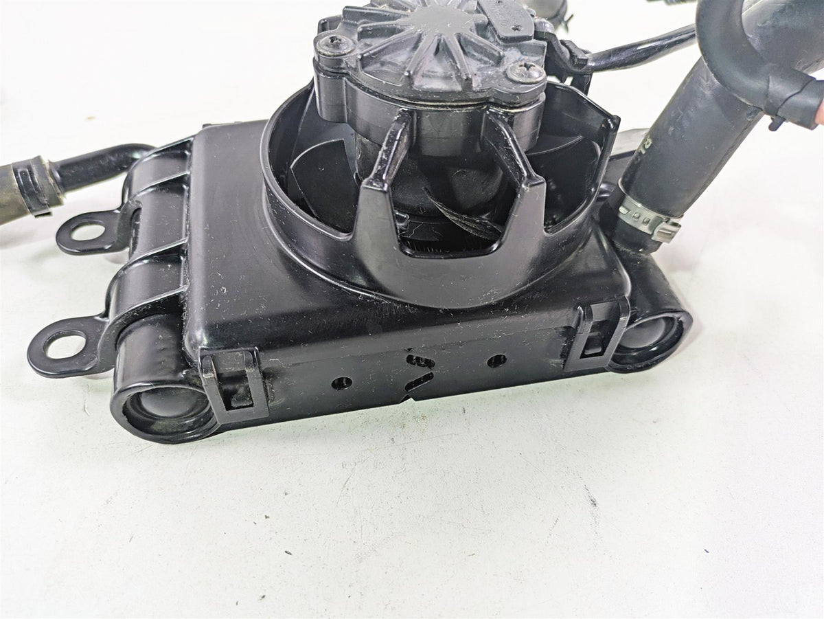 2015 Harley Touring FLHTKL Electra Glide Right Radiator Fan Reservoir 26800003F {{ shop.shopifyCountryName }} - Mototech271