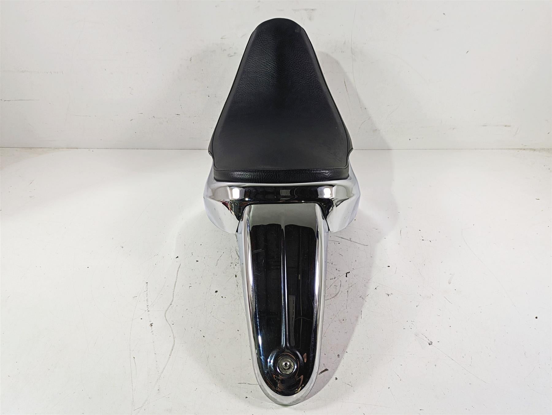 2005 Harley Softail FLSTFSE CVO Fat Boy Front Rider Driver Seat Saddle 52279-05 {{ shop.shopifyCountryName }} - Mototech271