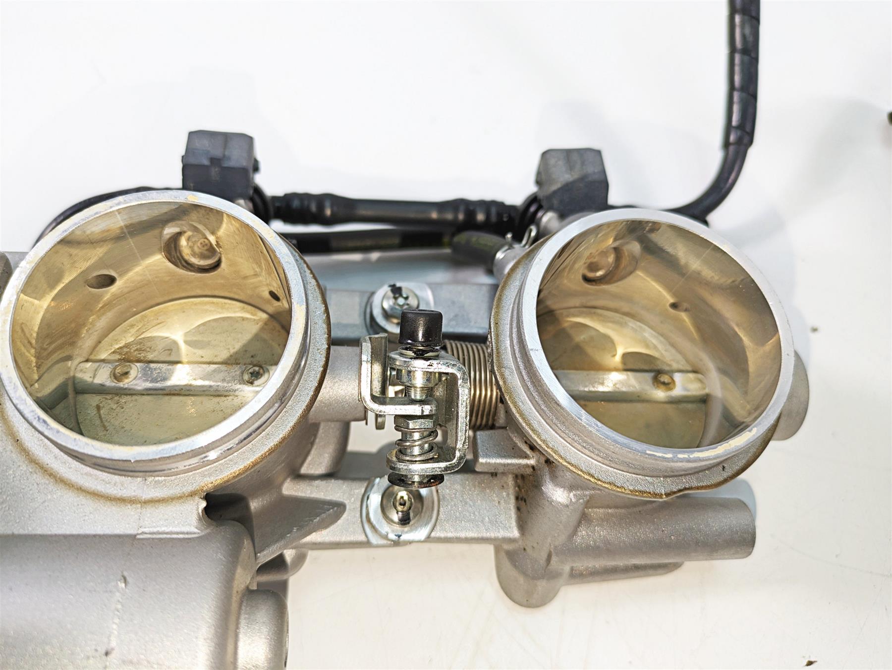 2020 Aprilia Tuono V4 Factory Throttle Body Bodies Set 776miles 857303 857304 {{ shop.shopifyCountryName }} - Mototech271