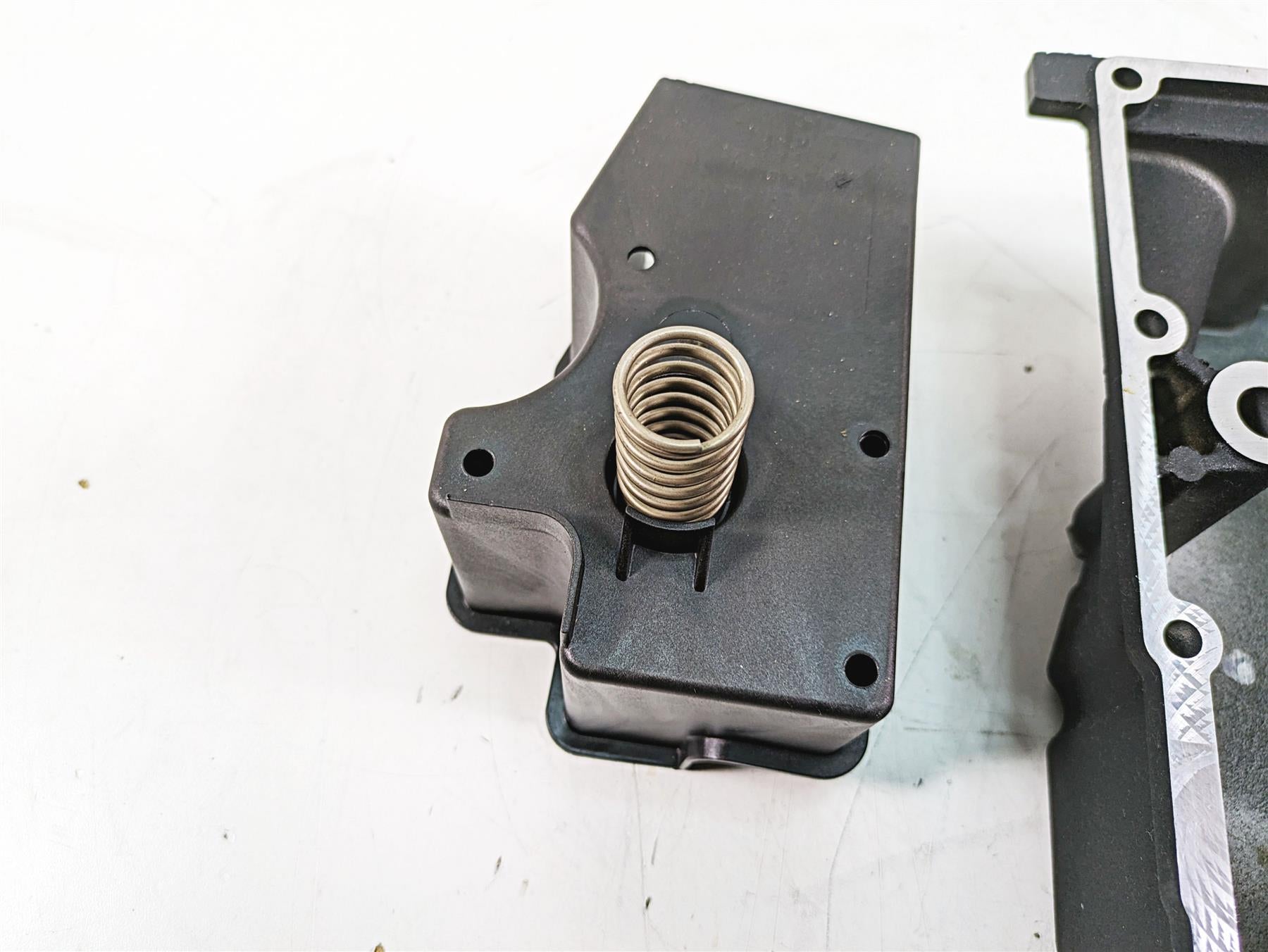 2015 Harley FXDL Dyna Low Rider Transmission Oil Pan Bottom Baffle Tray 26071-02 {{ shop.shopifyCountryName }} - Mototech271