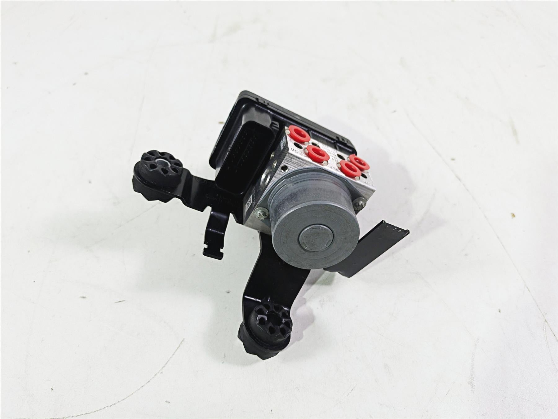 2016 BMW F800R K73 Abs Brake Module Unit Module Pump 8556198 34518546851 {{ shop.shopifyCountryName }} - Mototech271