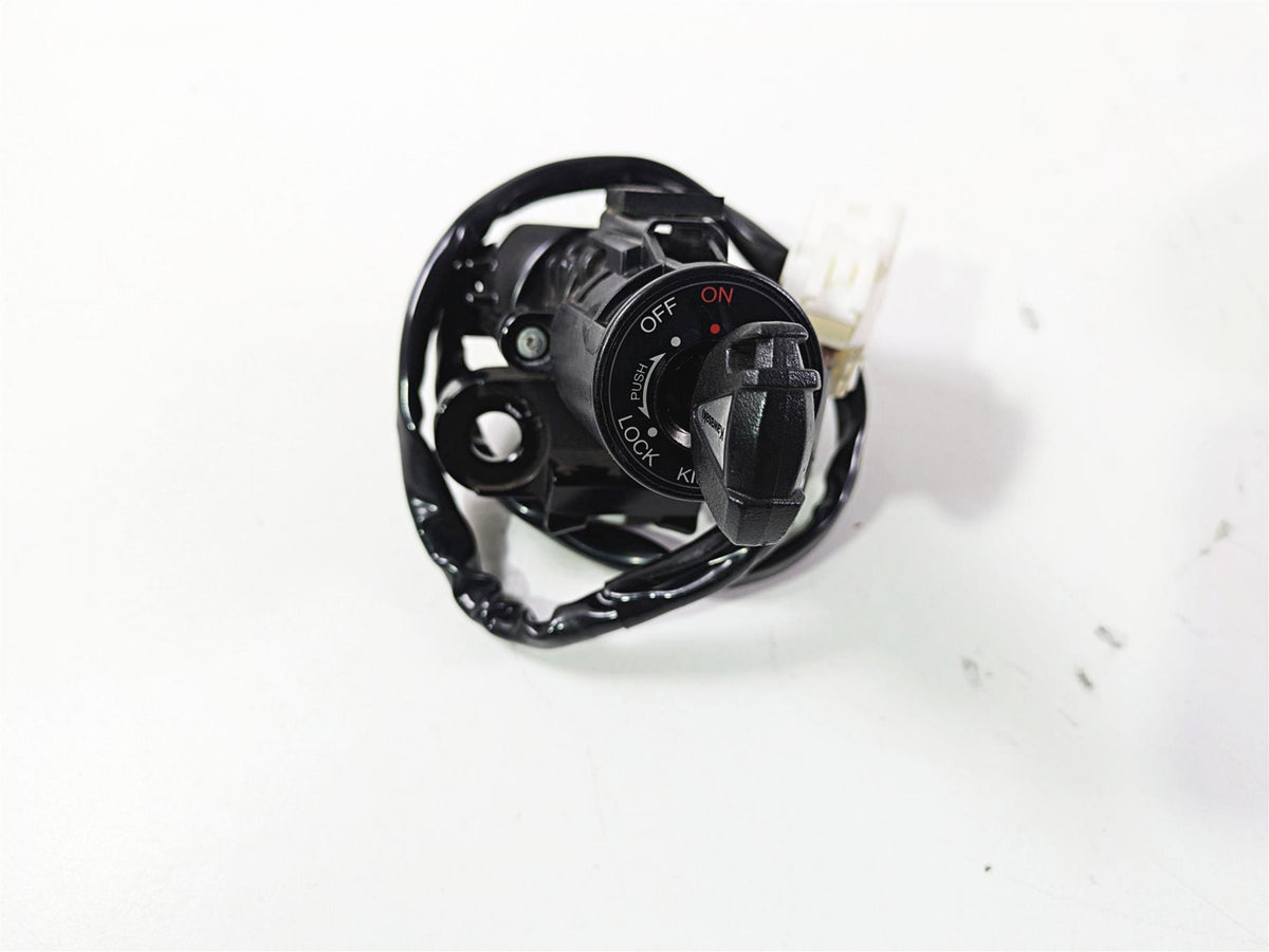 2022 Kawasaki ZR900RS Cafe Ignition Switch Key Lock Tank Cap Set Read 27048-5159 {{ shop.shopifyCountryName }} - Mototech271