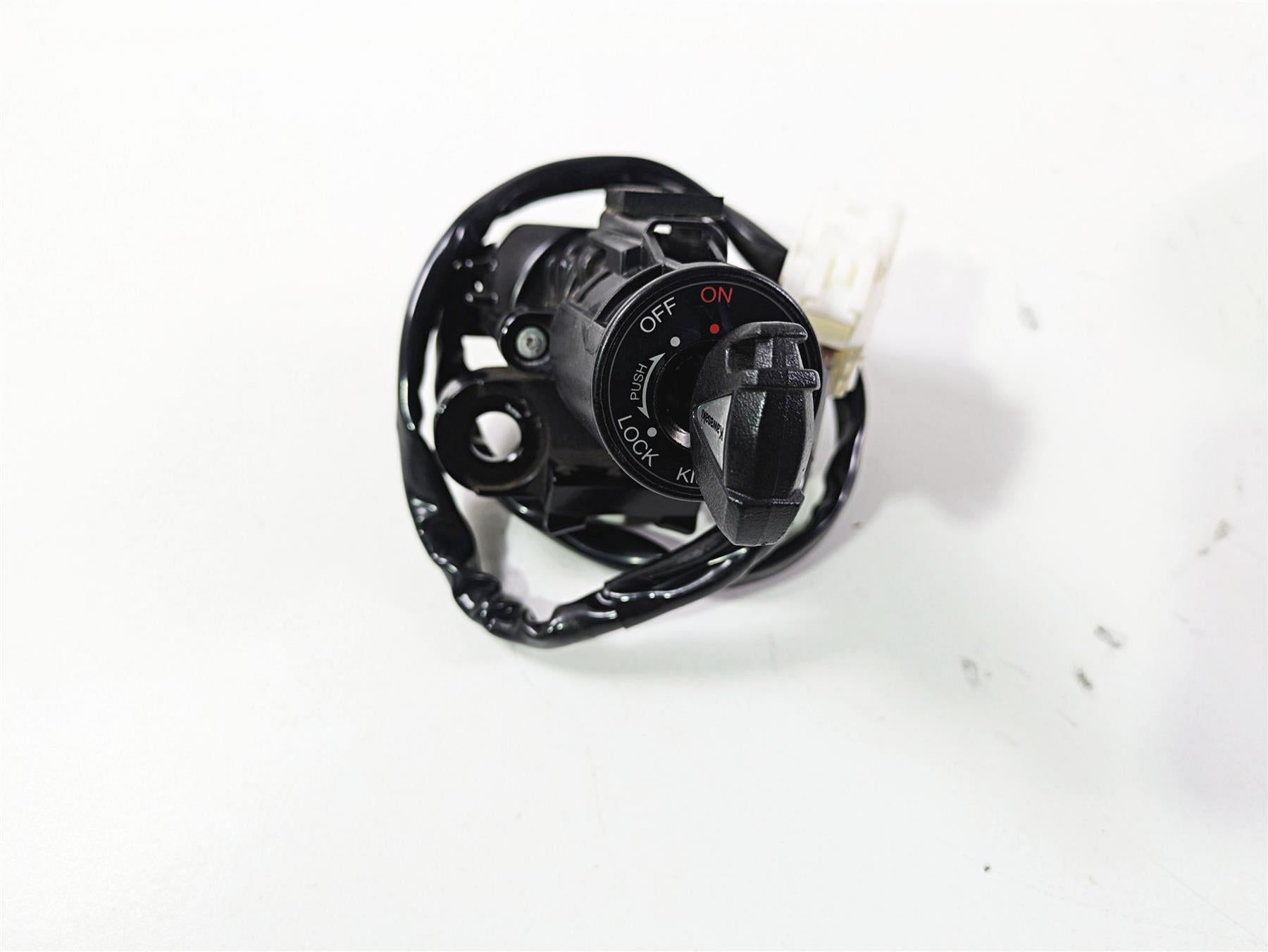 2022 Kawasaki ZR900RS Cafe Ignition Switch Key Lock Tank Cap Set Read 27048-5159 {{ shop.shopifyCountryName }} - Mototech271