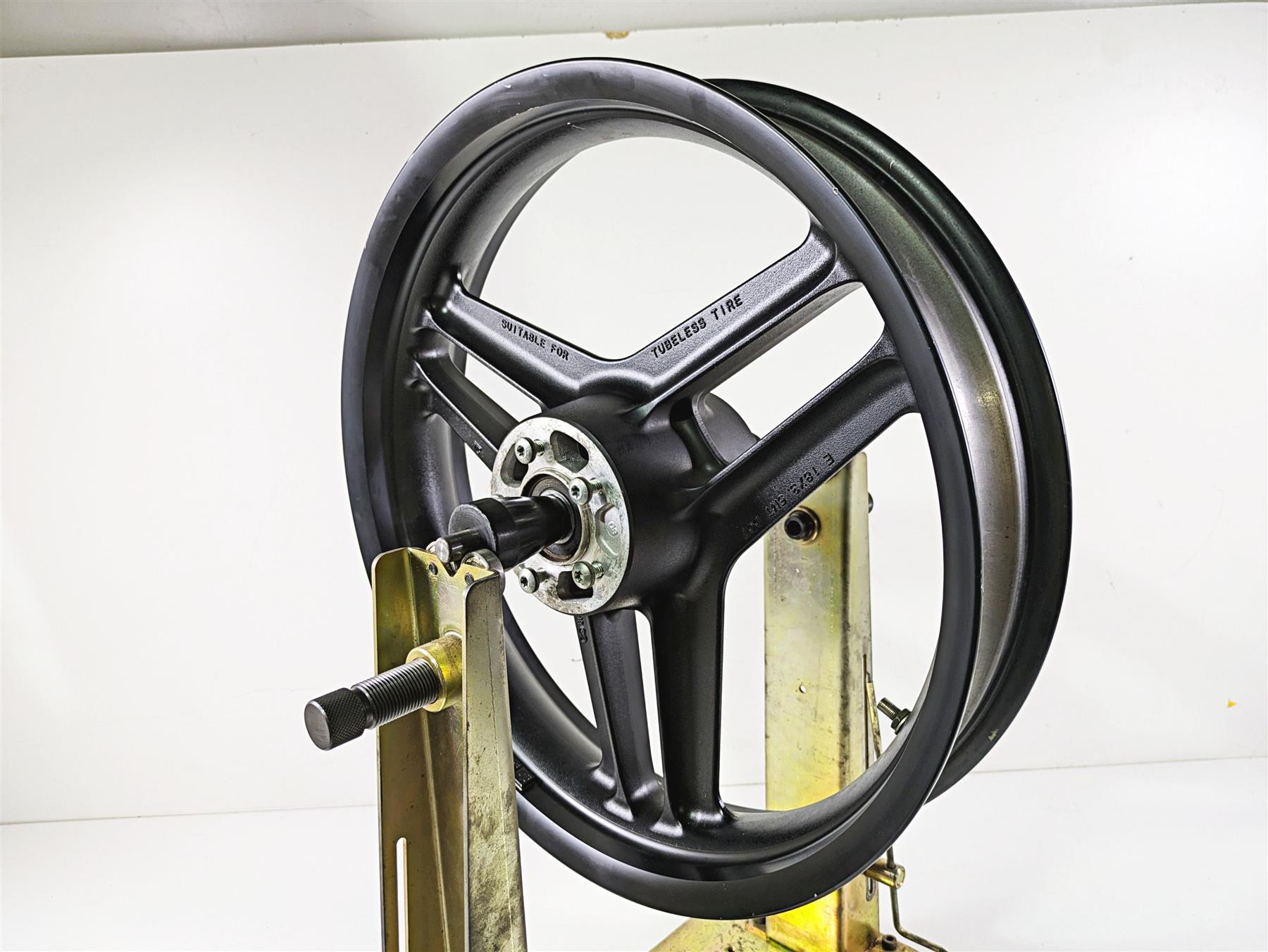 2009 Harley XR1200 Sportster Straight 18x3.5 Front Wheel Rim 43103-08 {{ shop.shopifyCountryName }} - Mototech271