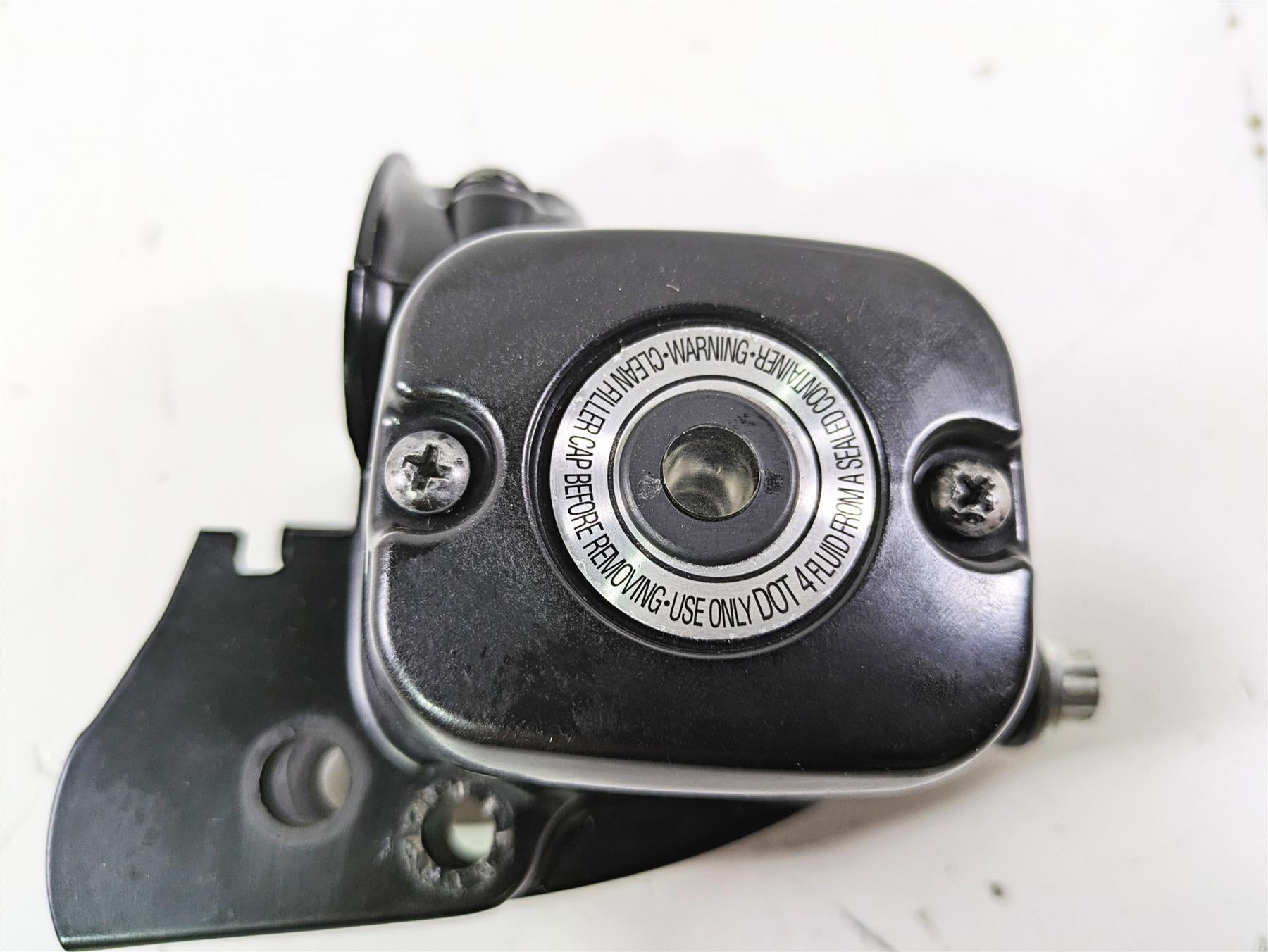 2015 Harley FXDL Dyna Low Rider Front Brake Master Cylinder 11/16 45170-08F {{ shop.shopifyCountryName }} - Mototech271