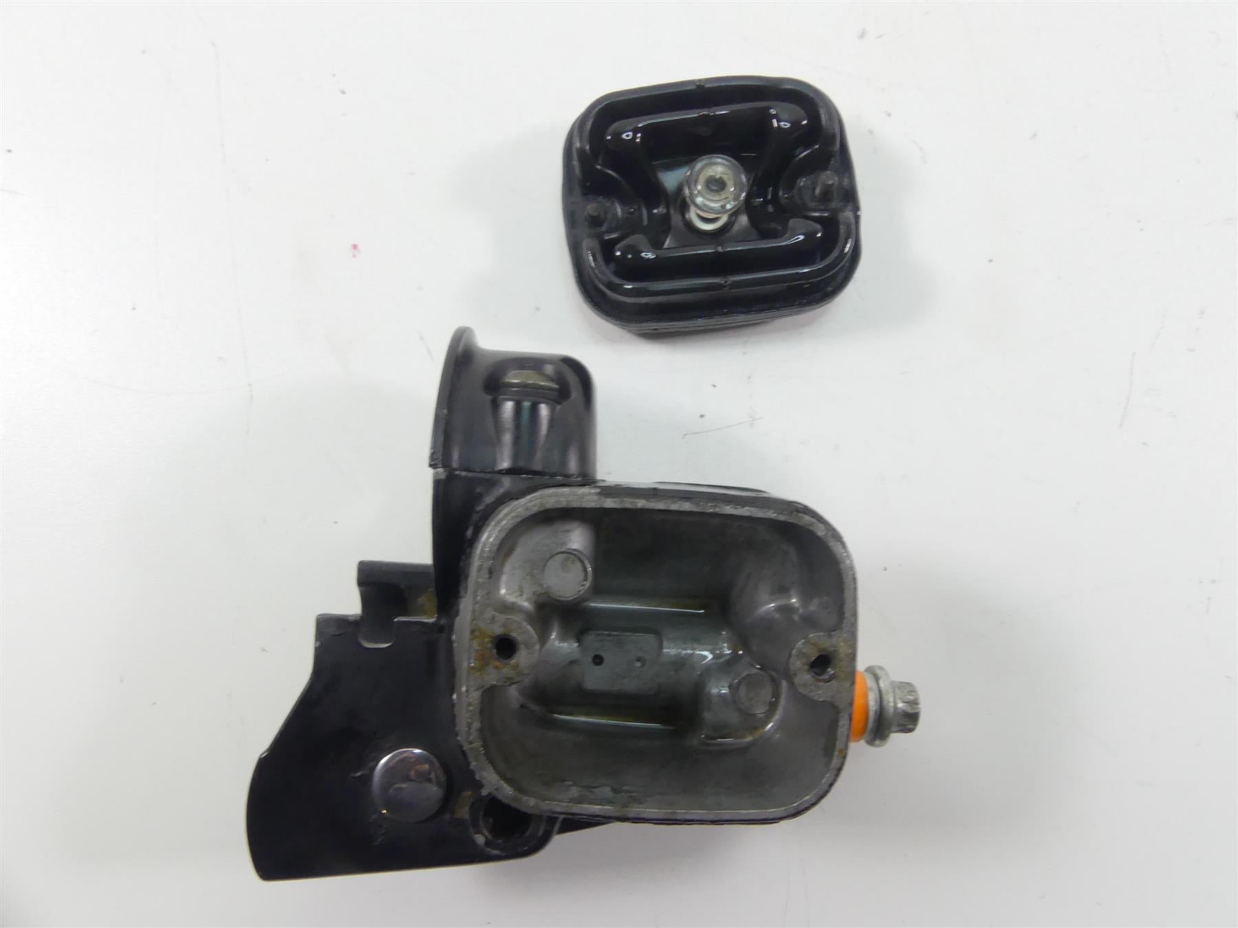 2005 Harley Touring FLHRSI Road King Front Brake Master Cylinder 11/16" 41700738 {{ shop.shopifyCountryName }} - Mototech271