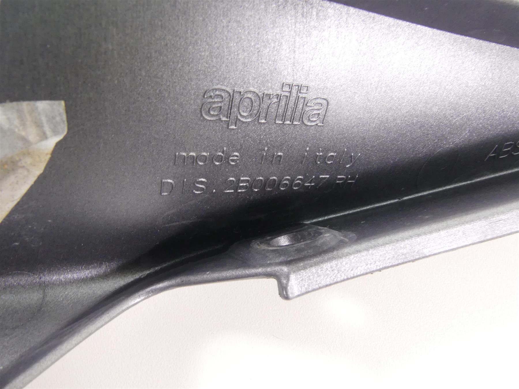 2021 Aprilia Tuono 660 Right Oem Trail Cover Fairing Cowl 2B006647 {{ shop.shopifyCountryName }} - Mototech271
