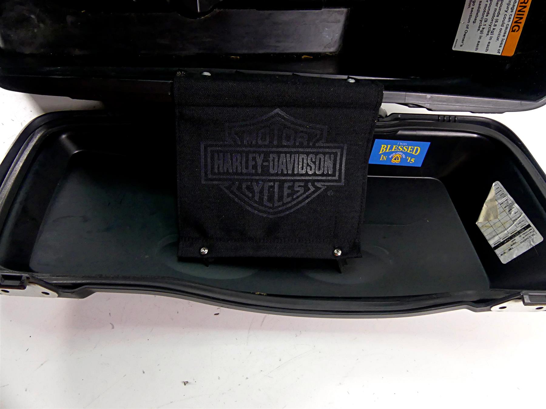 2011 Harley Touring FLTRX Road Glide Right Saddlebag Saddle Bag 90752-93 {{ shop.shopifyCountryName }} - Mototech271