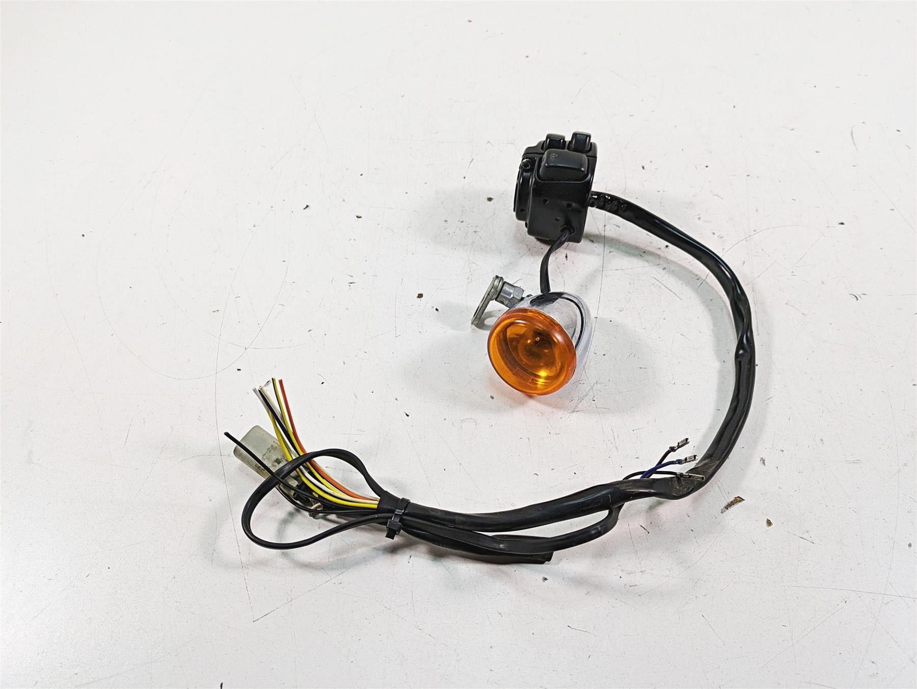 2009 Harley FXCWC Softail Rocker C Left Control Switch Blinker - Read 71682-06 | Mototech271