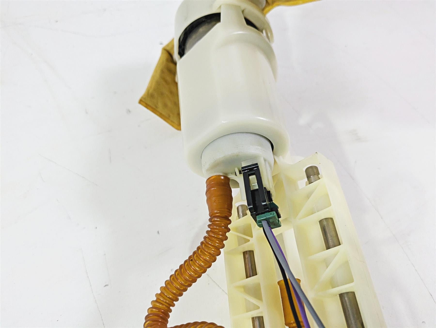 2010 Harley VRSCF Muscle Rod Fuel Gas Petrol Pump - Tested 75310-07 {{ shop.shopifyCountryName }} - Mototech271