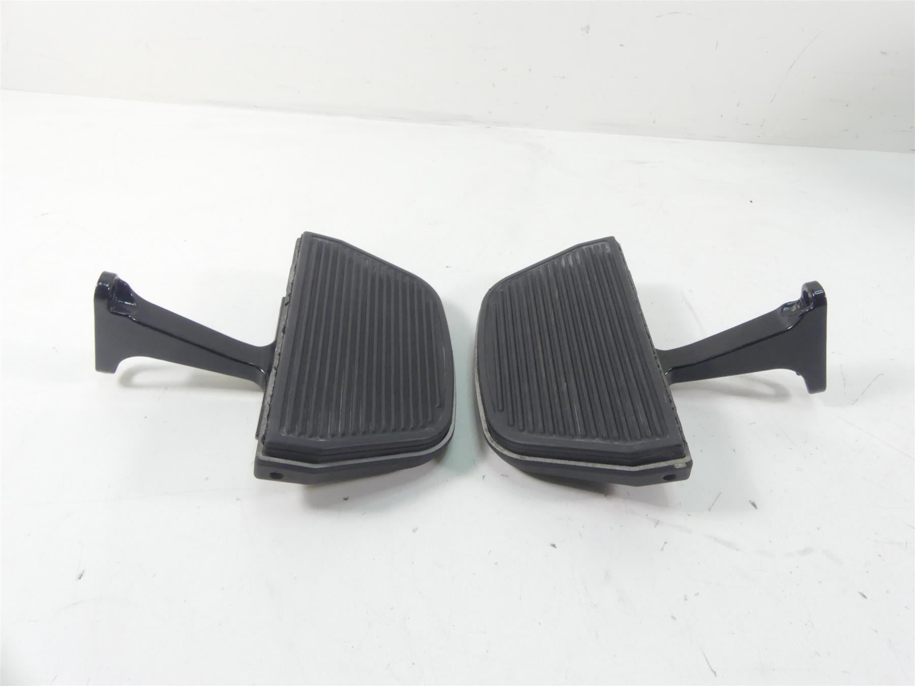 2014 Harley Touring FLHTK Electra Glide Rear Passenger Floor Board Set 52719-10 {{ shop.shopifyCountryName }} - Mototech271